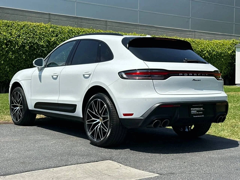 2026 Porsche Macan Electric - Image 3 of 4