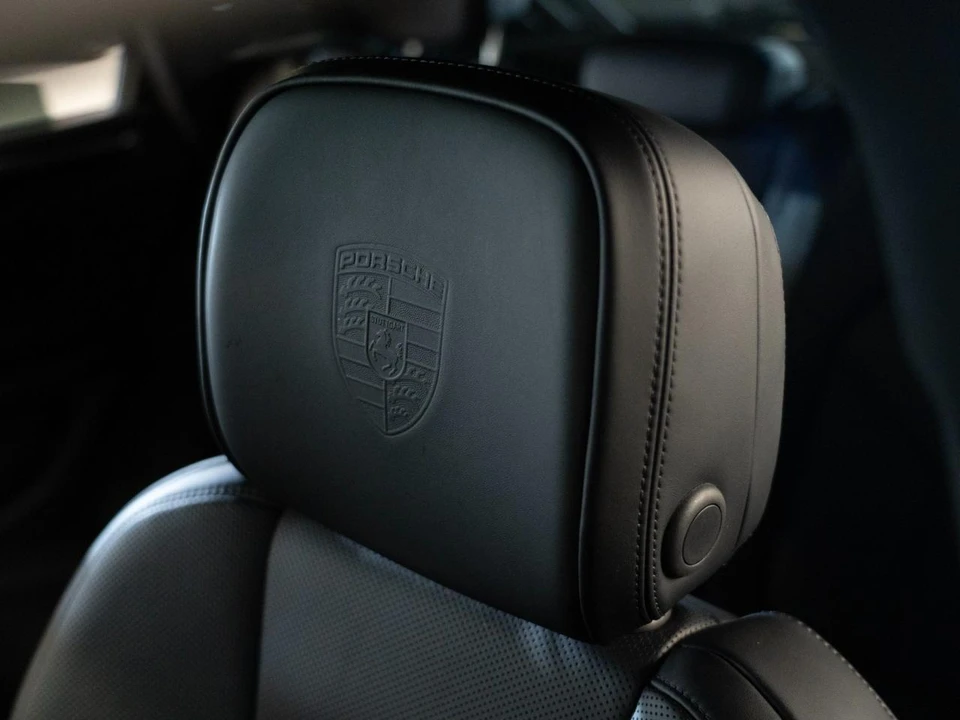 2026 Porsche Macan - Image 30 of 31