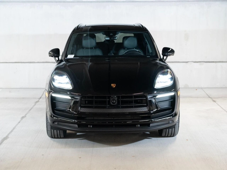 2026 Porsche Macan - Image 7 of 31