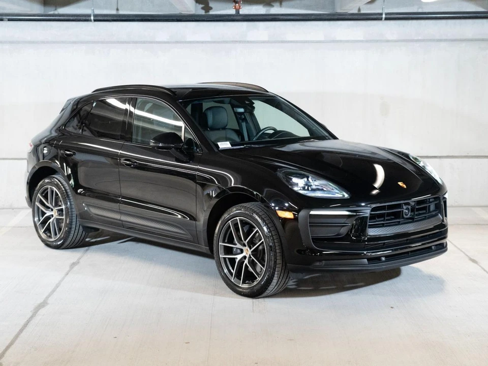 2026 Porsche Macan - Image 8 of 31