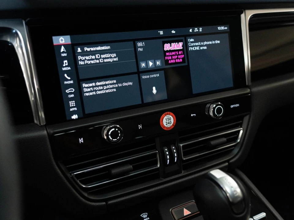 2026 Porsche Macan - Image 23 of 31