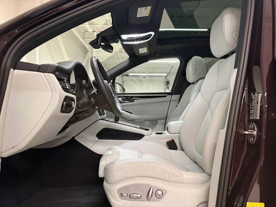 2026 Porsche Macan Electric - Image 5 of 5