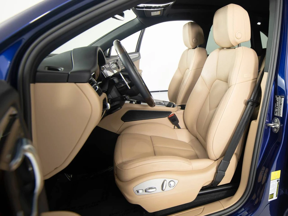 2026 Porsche Macan Electric - Image 5 of 5