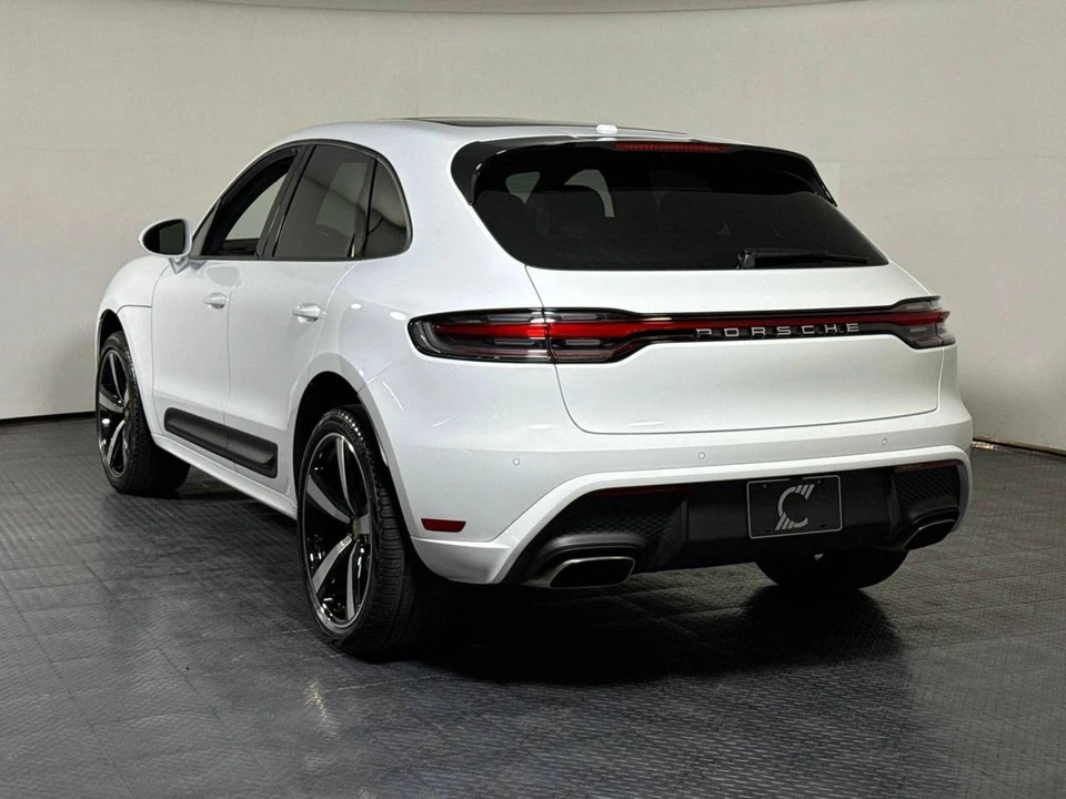 2026 Porsche Macan Electric - Image 3 of 5