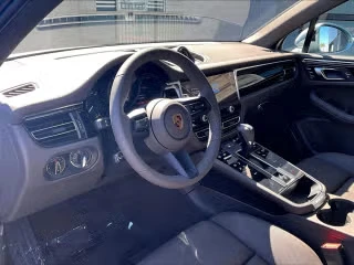 2026 Porsche Macan - Image 25 of 31