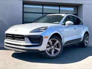 2026 Porsche Macan - Image 5 of 31