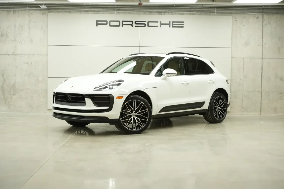 2026 Porsche Macan - Image 8 of 31
