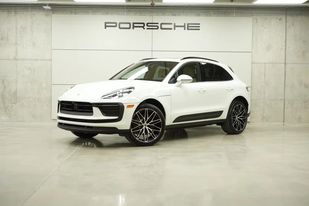 2026 Porsche Macan - Image 4 of 31