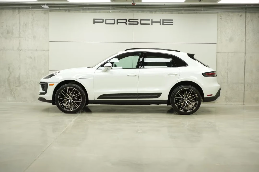 2026 Porsche Macan - Image 12 of 31
