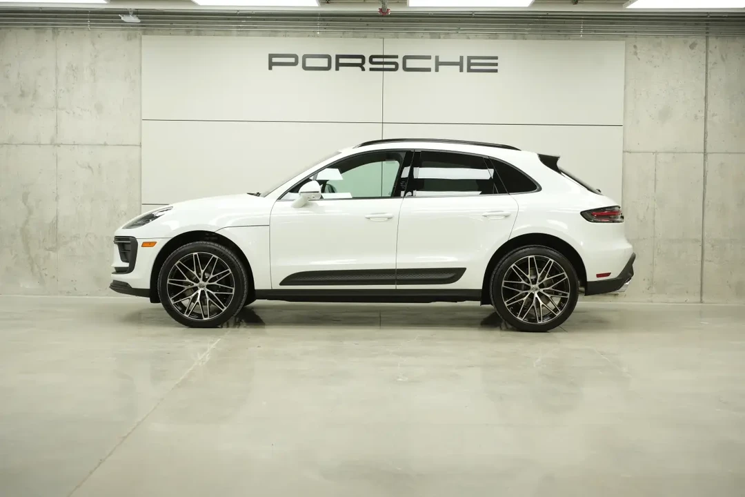 2026 Porsche Macan - Image 16 of 31