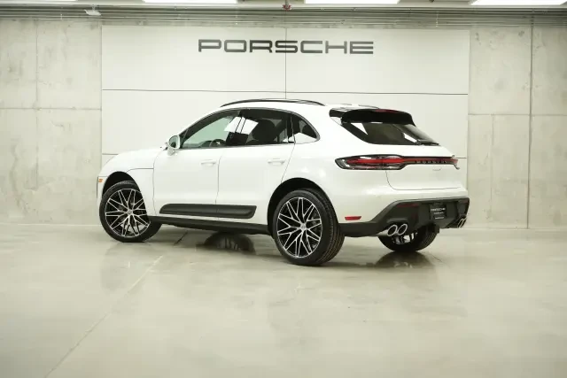 2026 Porsche Macan - Image 22 of 31