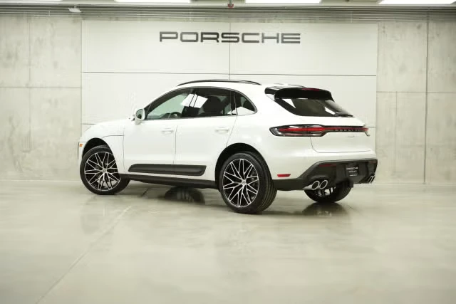 2026 Porsche Macan - Image 18 of 31