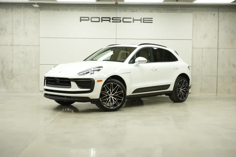 2026 Porsche Macan - Image 7 of 31