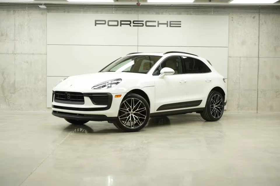 2026 Porsche Macan - Image 3 of 31