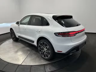 2026 Porsche Macan - Image 17 of 31