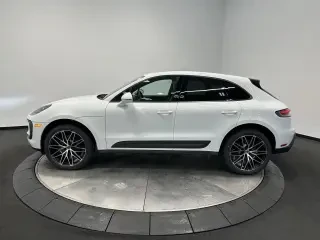 2026 Porsche Macan - Image 13 of 31