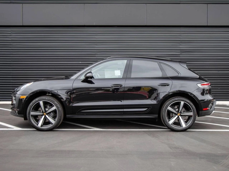 2026 Porsche Macan Electric - Image 2 of 5