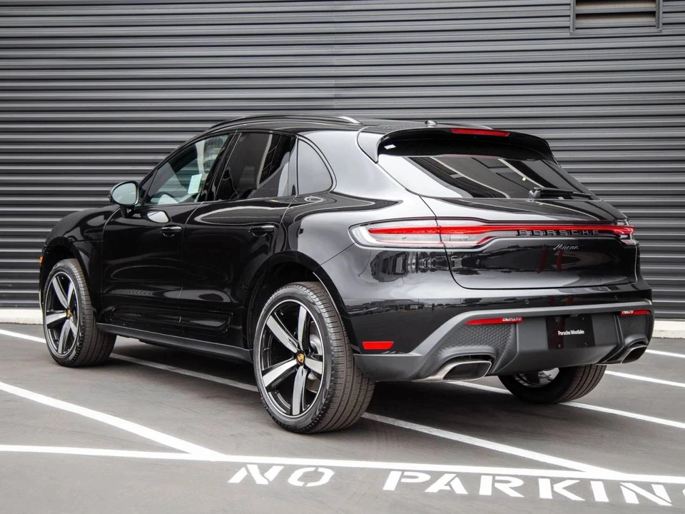 2026 Porsche Macan Electric - Image 3 of 5