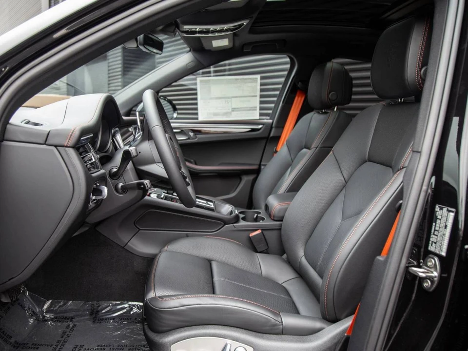 2026 Porsche Macan Electric - Image 5 of 5