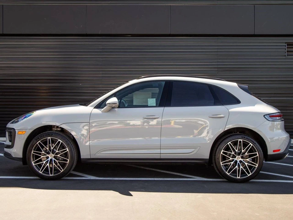 2026 Porsche Macan Electric - Image 2 of 5