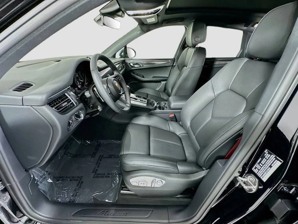 2026 Porsche Macan Electric - Image 5 of 5