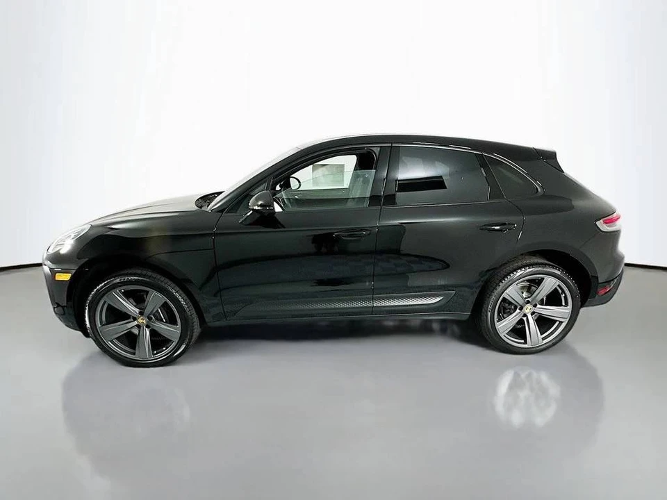 2026 Porsche Macan Electric - Image 2 of 5