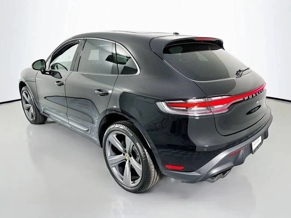 2026 Porsche Macan Electric - Image 3 of 5