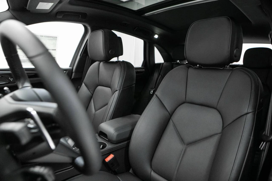2026 Porsche Macan Electric - Image 5 of 5