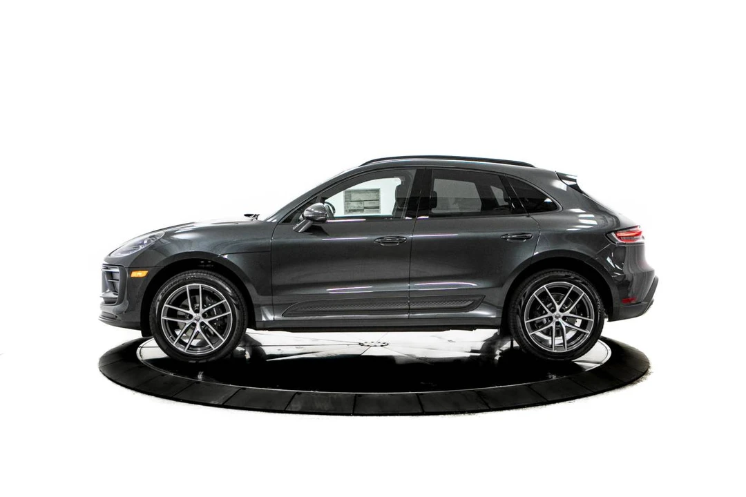 2026 Porsche Macan Electric - Image 2 of 5