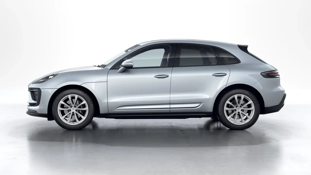 2026 Porsche Macan - Image 16 of 31