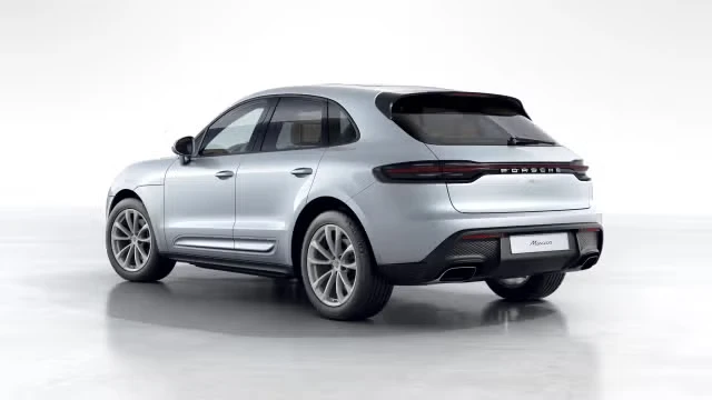 2026 Porsche Macan - Image 18 of 31