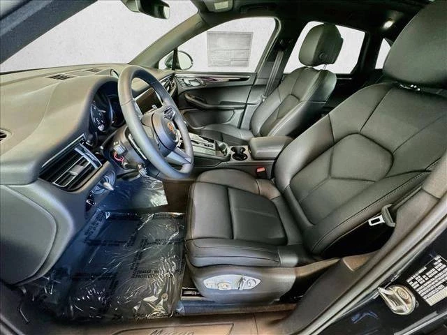 2026 Porsche Macan Electric - Image 5 of 5