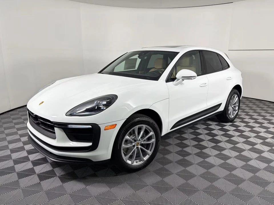 2026 Porsche Macan - Image 4 of 31