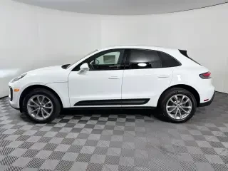 2026 Porsche Macan - Image 13 of 31