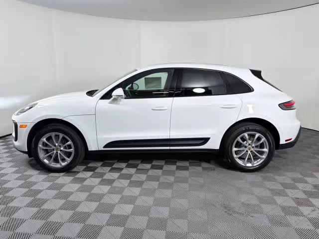 2026 Porsche Macan - Image 10 of 31