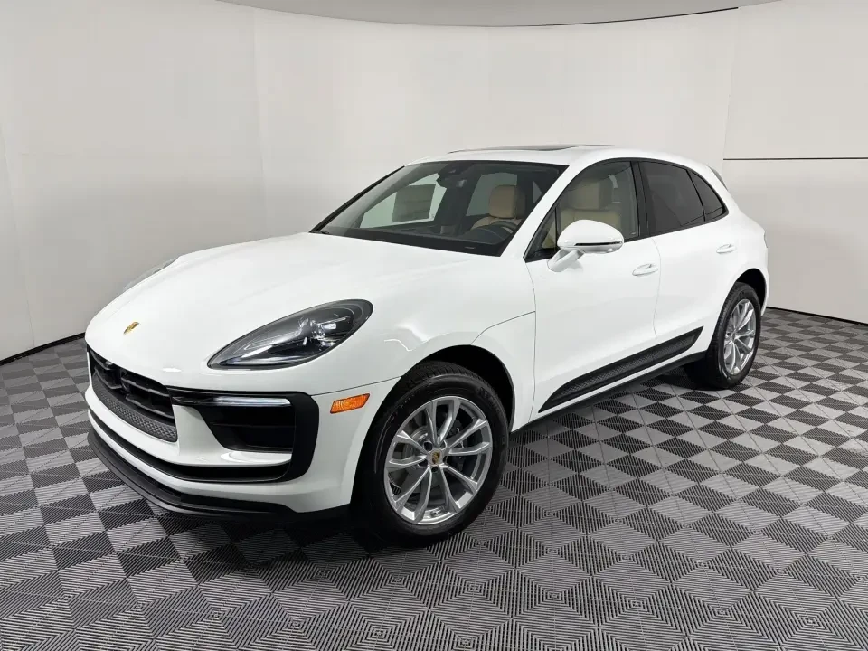 2026 Porsche Macan - Image 7 of 31