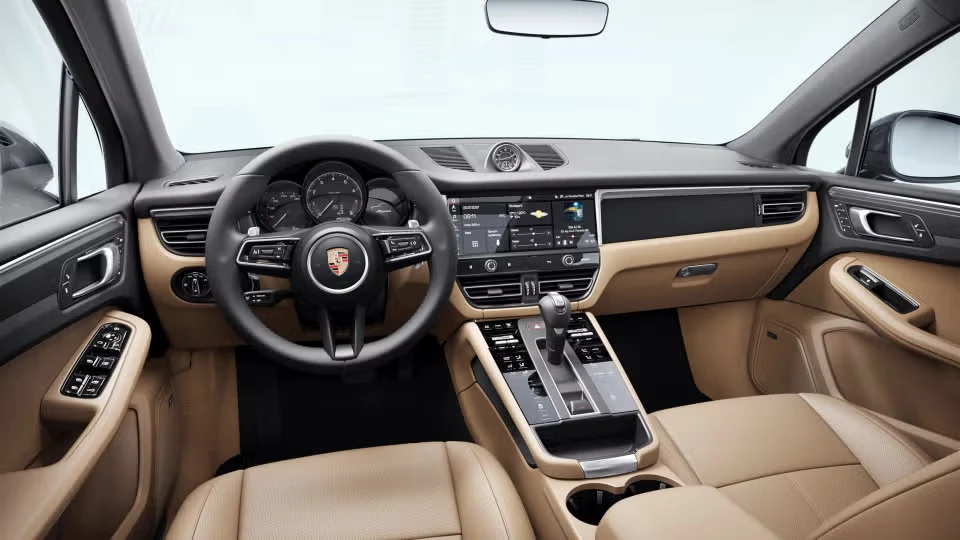 2026 Porsche Macan - Image 27 of 31