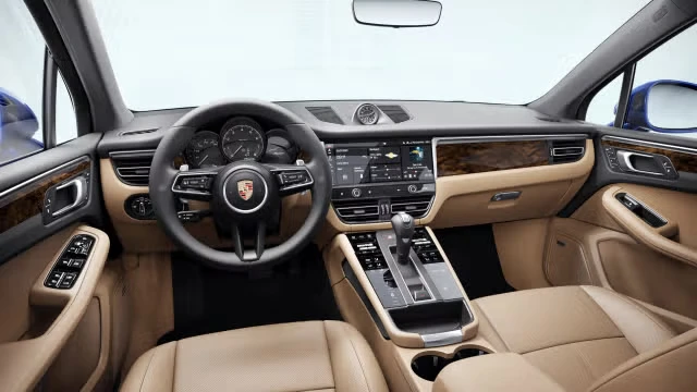 2026 Porsche Macan - Image 26 of 31