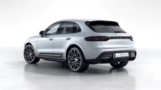 2026 Porsche Macan - Image 18 of 31
