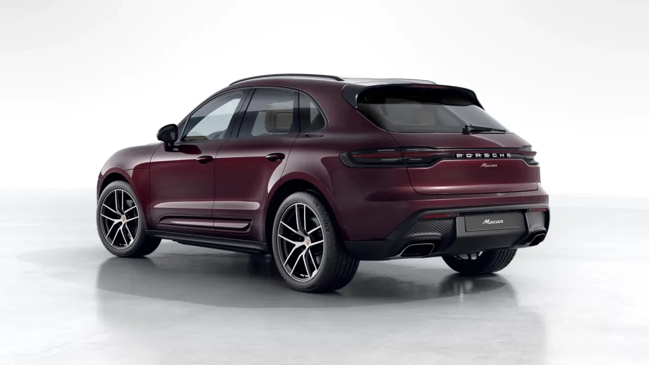 2026 Porsche Macan - Image 24 of 31