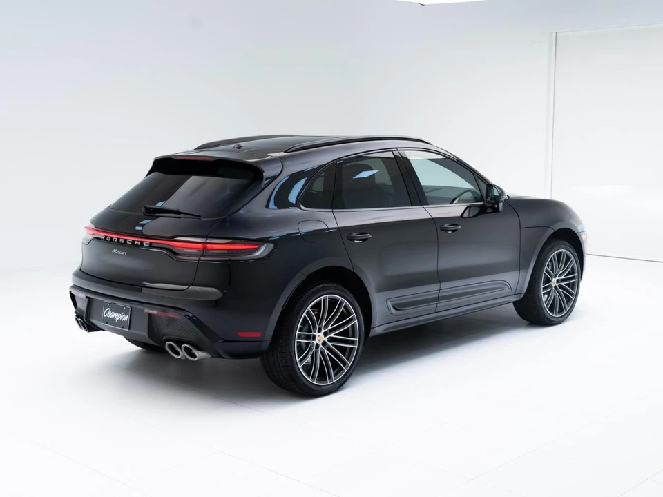 2026 Porsche Macan Electric - Image 9 of 28