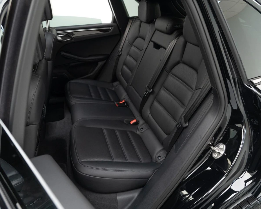 2026 Porsche Macan Electric - Image 26 of 28