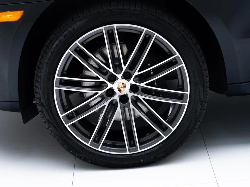 2026 Porsche Macan Electric - Image 12 of 28