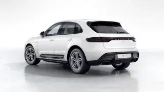 2026 Porsche Macan - Image 21 of 31