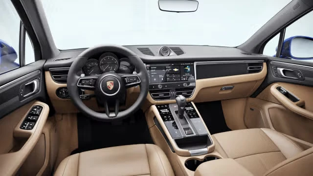 2026 Porsche Macan - Image 26 of 31