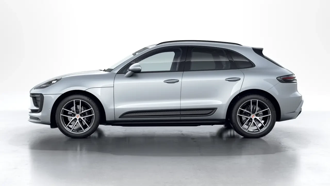 2026 Porsche Macan - Image 16 of 31