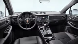 2026 Porsche Macan - Image 25 of 31