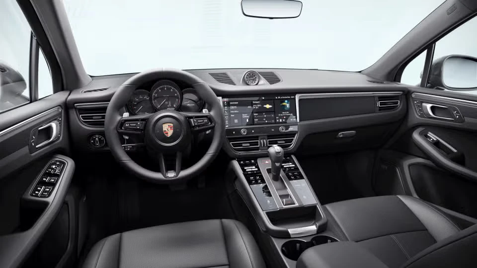 2026 Porsche Macan - Image 27 of 31