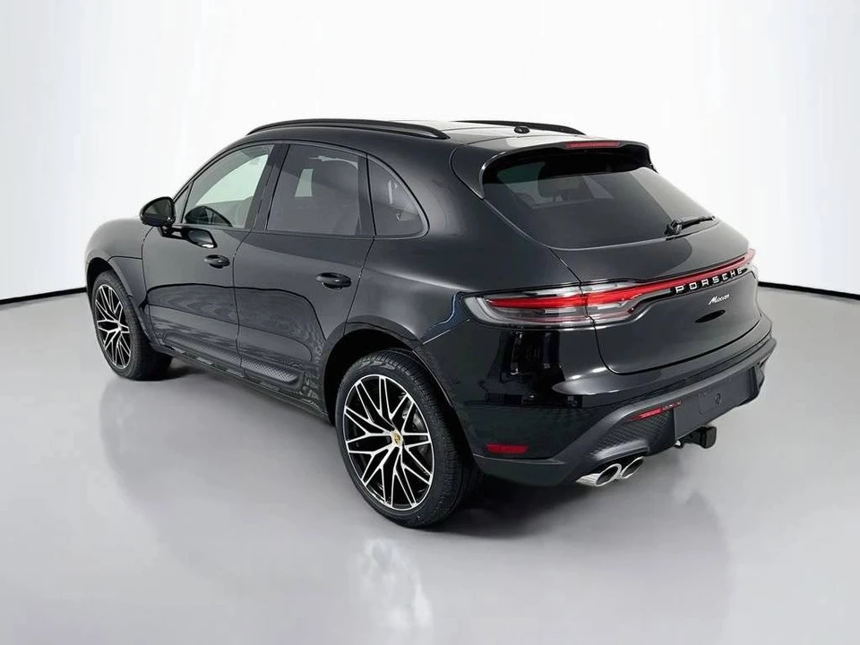 2026 Porsche Macan Electric - Image 3 of 5