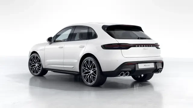 2026 Porsche Macan - Image 22 of 30